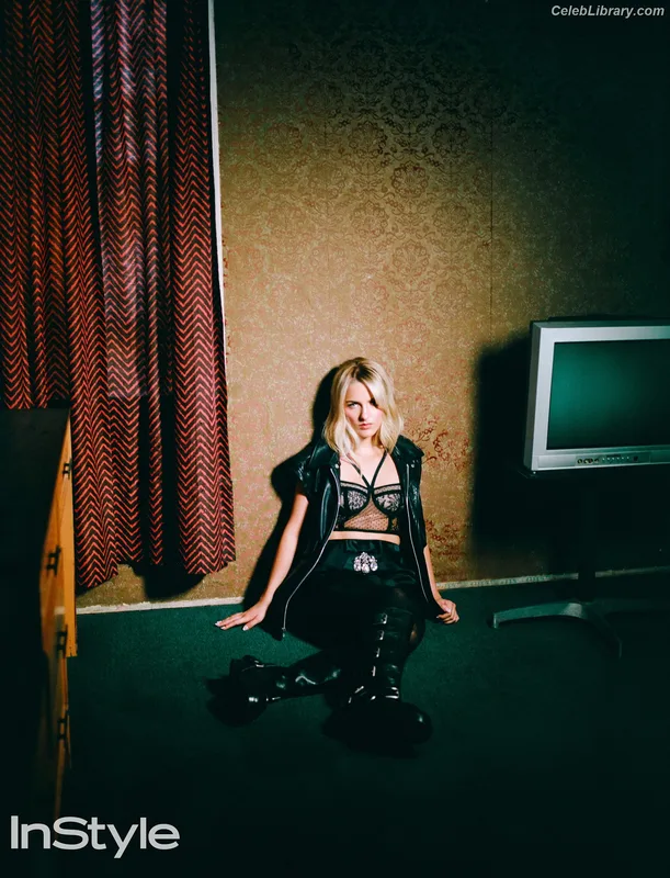 Mckenna Grace photo 6 of 1528