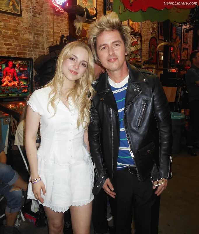 Mckenna Grace photo 2 of 1528
