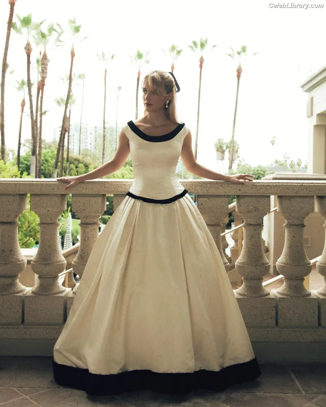 Mckenna Grace photo 23 of 1528