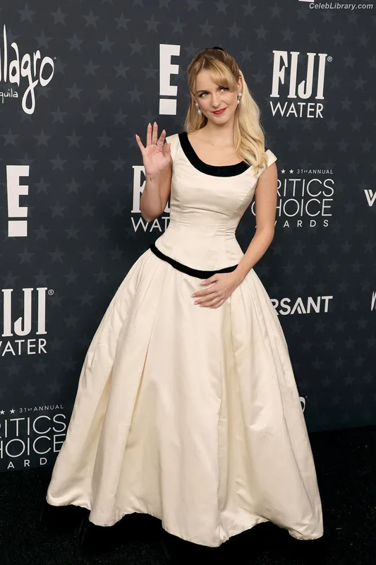 Mckenna Grace photo 14 of 1528