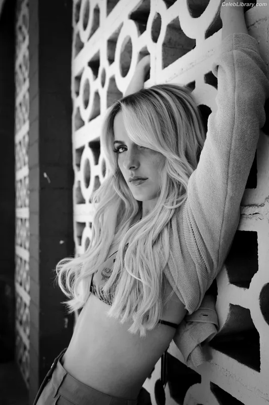 Mckenna Grace photo 7 of 1528
