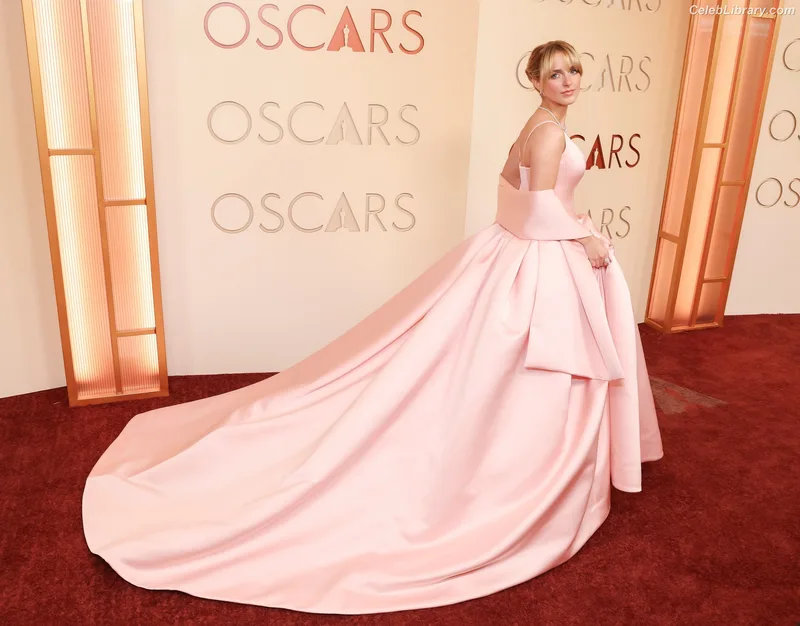 Mckenna Grace photo 22 of 1528