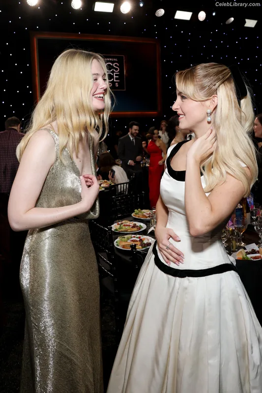 Mckenna Grace photo 4 of 1528