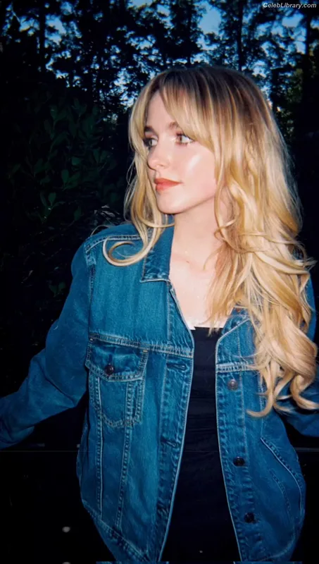 Mckenna Grace photo 6 of 1528