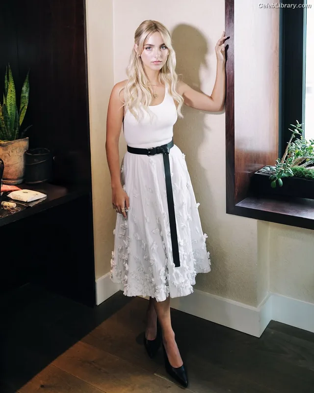 Mckenna Grace photo 22 of 1528
