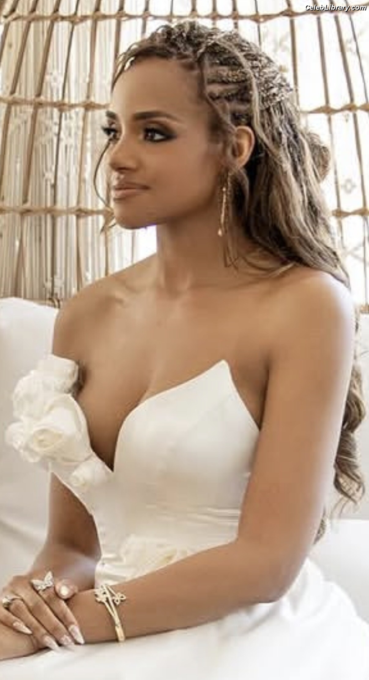 Meagan Tandy photo 14 of 42
