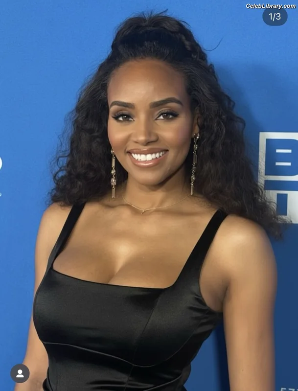 Meagan Tandy photo 14 of 42