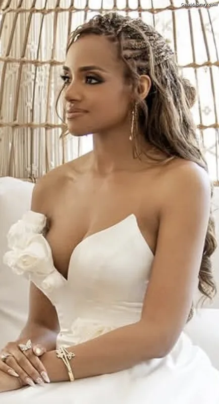 Meagan Tandy photo 6 of 42