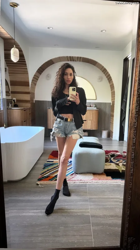 Meaghan Rath photo 17 of 33