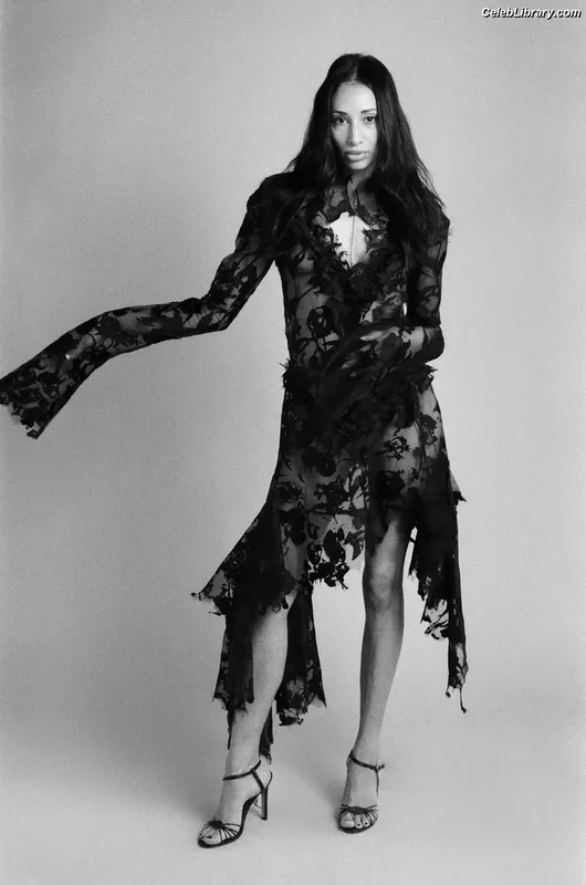 Meaghan Rath photo 11 of 33