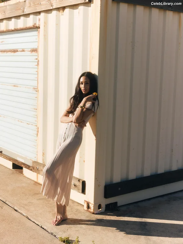Meaghan Rath photo 4 of 33