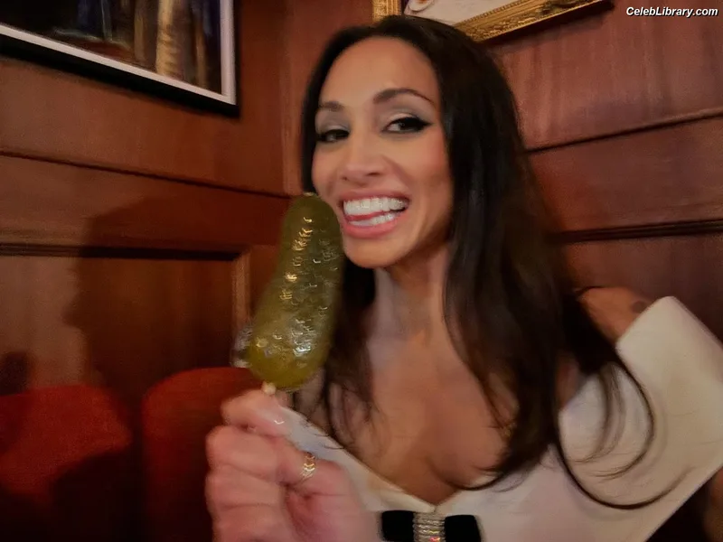 Meaghan Rath photo 13 of 33