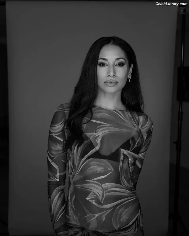 Meaghan Rath photo 15 of 33