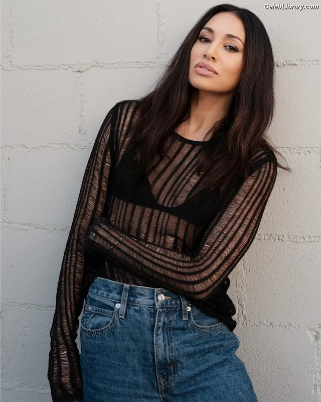 Meaghan Rath photo 9 of 33