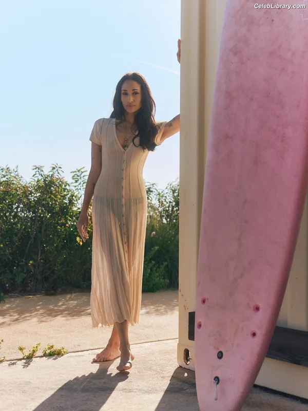 Meaghan Rath photo 16 of 33