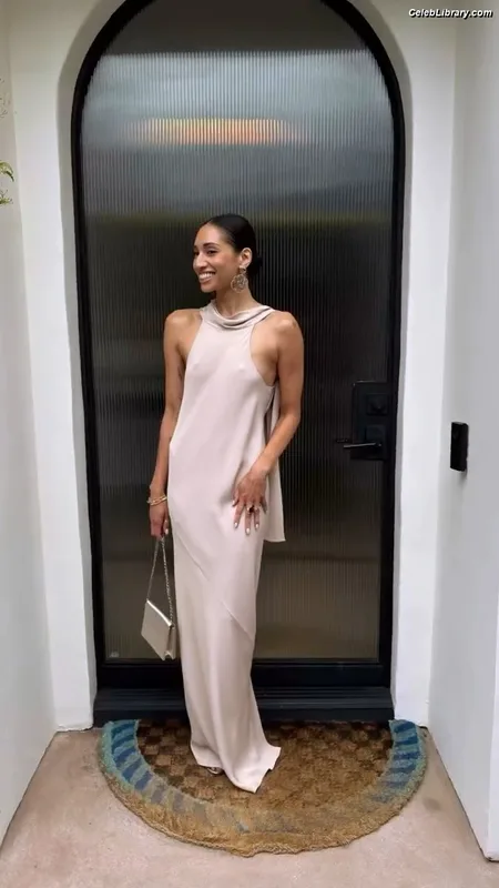 Meaghan Rath photo 3 of 33