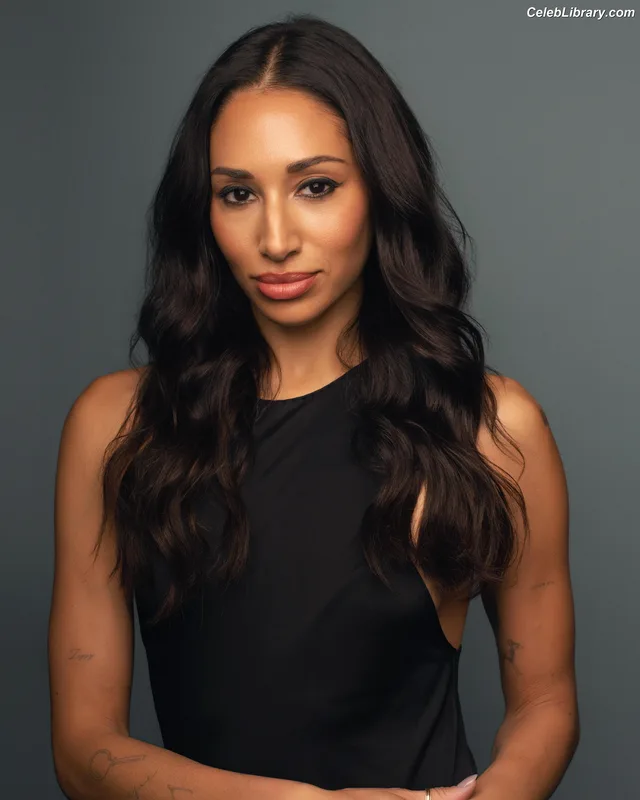 Meaghan Rath photo 7 of 33