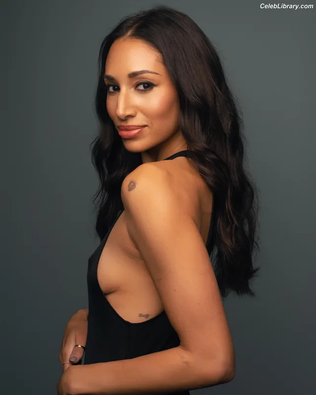 Meaghan Rath photo 9 of 33