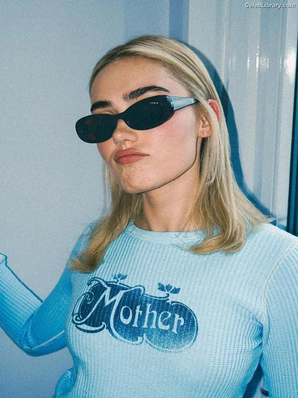 Meg Donnelly photo 6 of 162