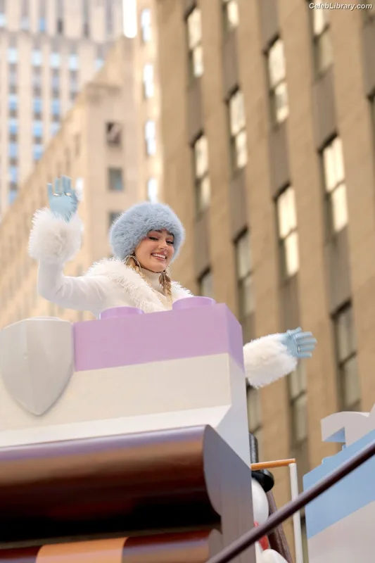 Meg Donnelly photo 5 of 162
