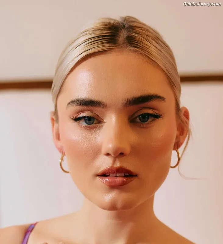 Meg Donnelly photo 11 of 162