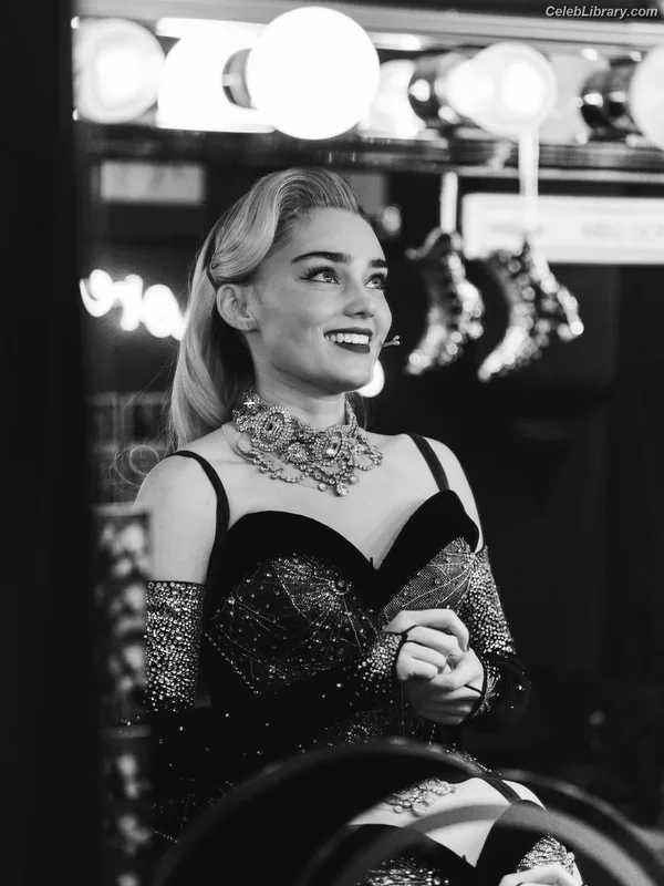 Meg Donnelly photo 18 of 162
