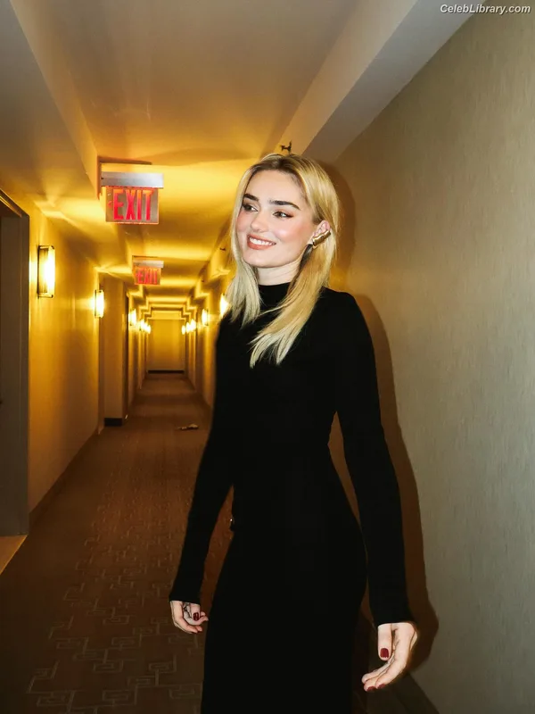 Meg Donnelly photo 9 of 162