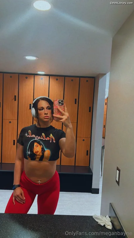 Megan Bayne photo 12 of 1333