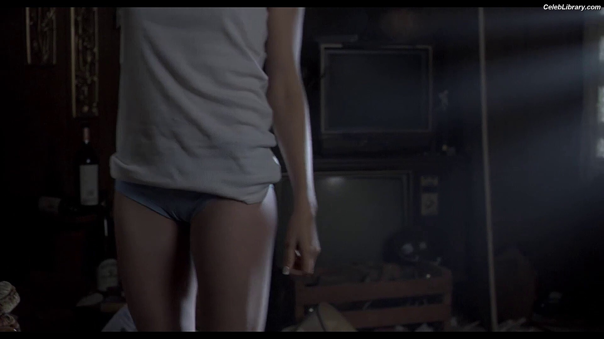 Megan Boone photo 21 of 63