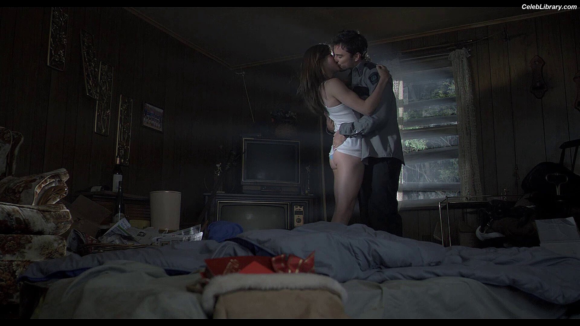Megan Boone photo 16 of 63
