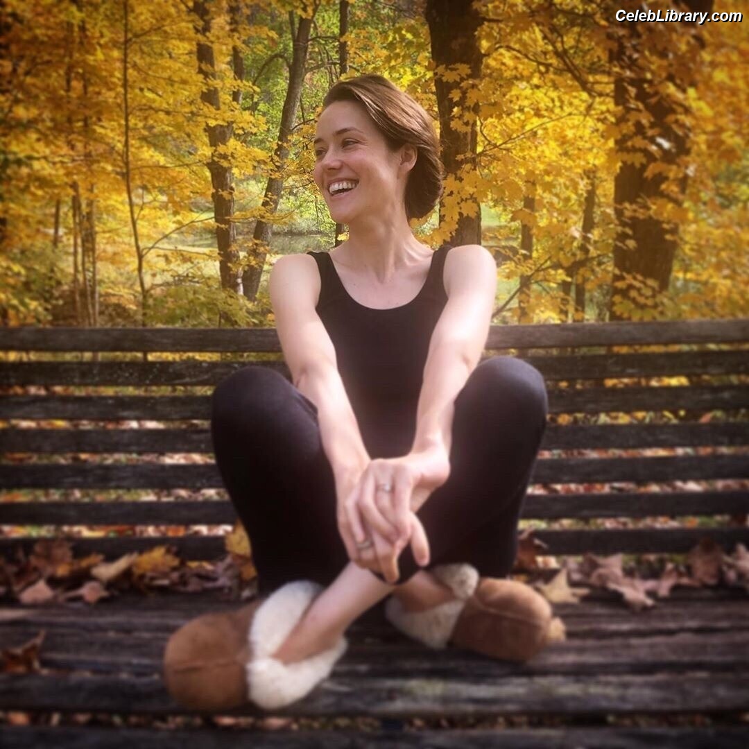 Megan Boone photo 7 of 63