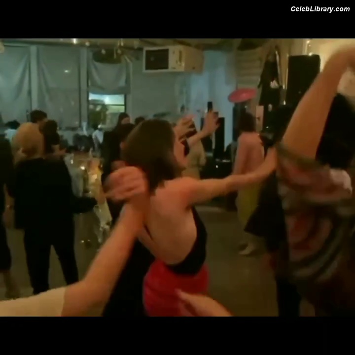 Megan Boone photo 9 of 63