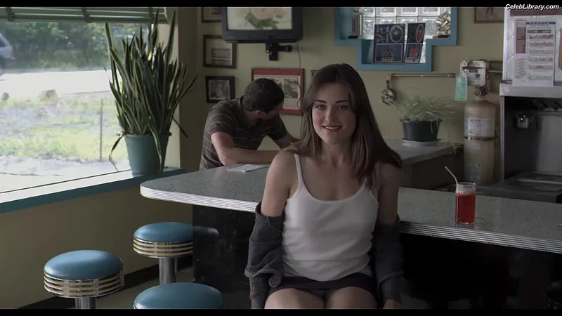 Megan Boone photo 5 of 63