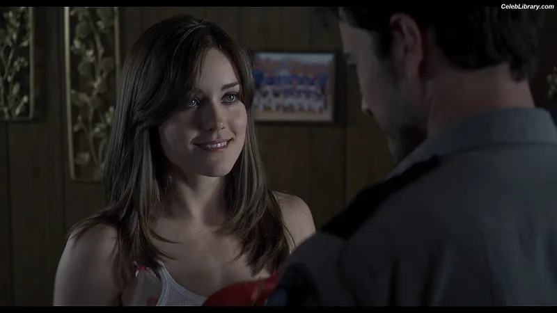 Megan Boone photo 18 of 63