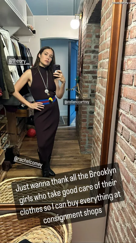 Megan Boone photo 4 of 63