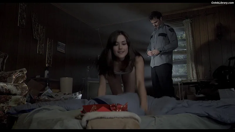 Megan Boone photo 16 of 63