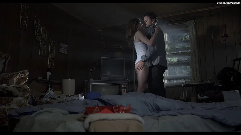 Megan Boone photo 22 of 63
