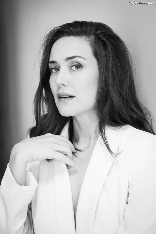 Megan Boone photo 1 of 63
