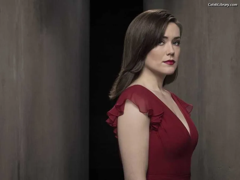 Megan Boone photo 24 of 63