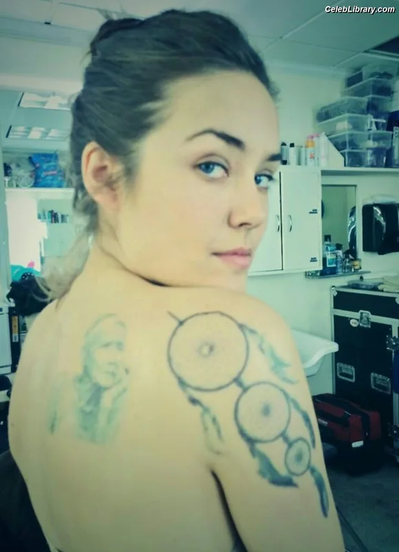 Megan Boone photo 8 of 63