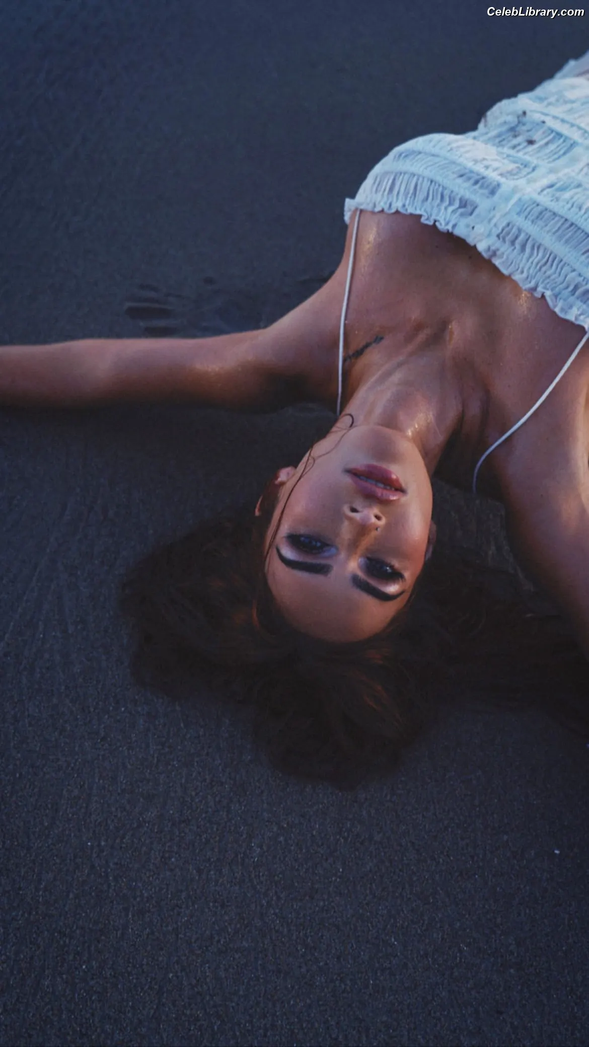 Megan Fox photo 6 of 1038