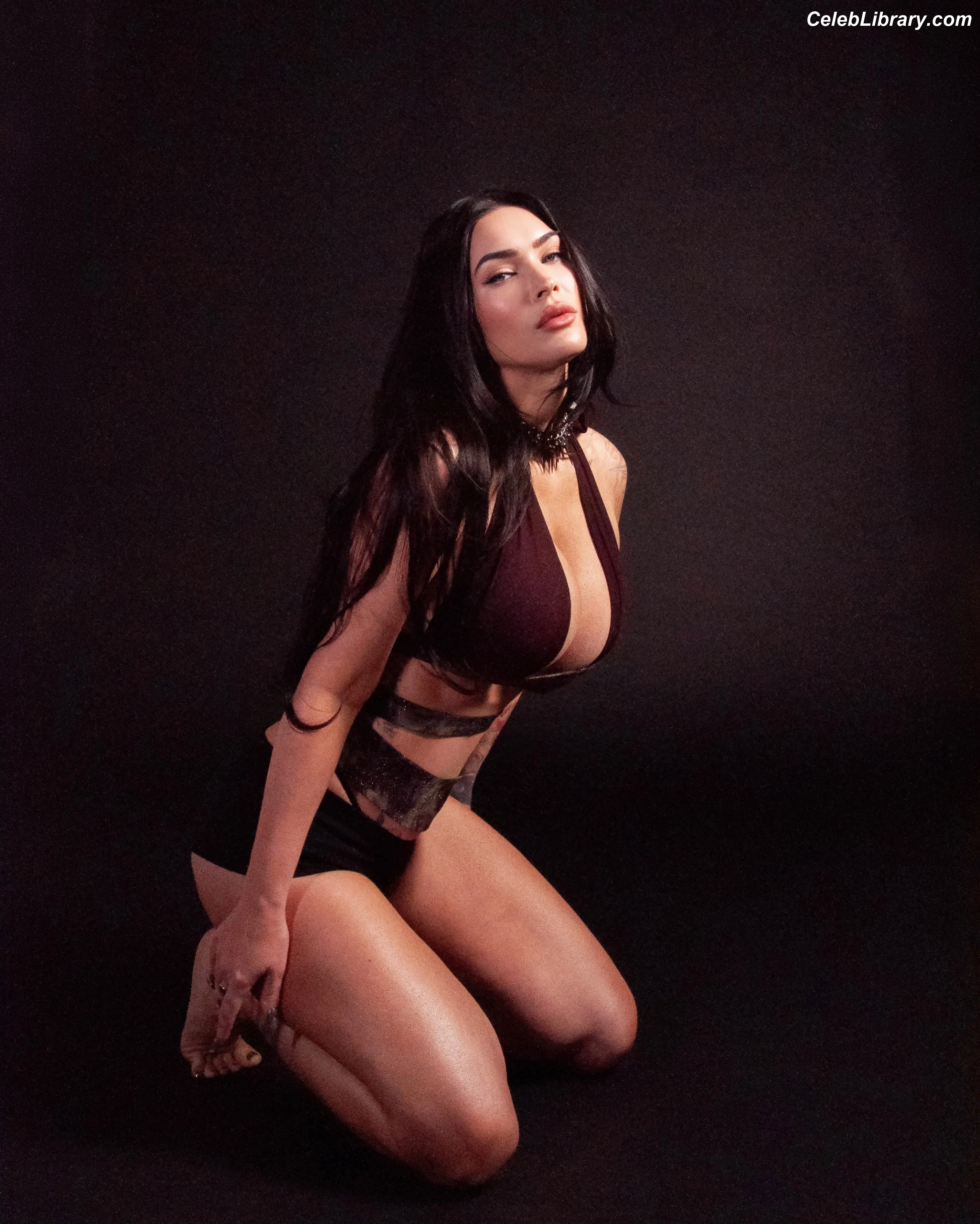 Megan Fox photo 16 of 1038