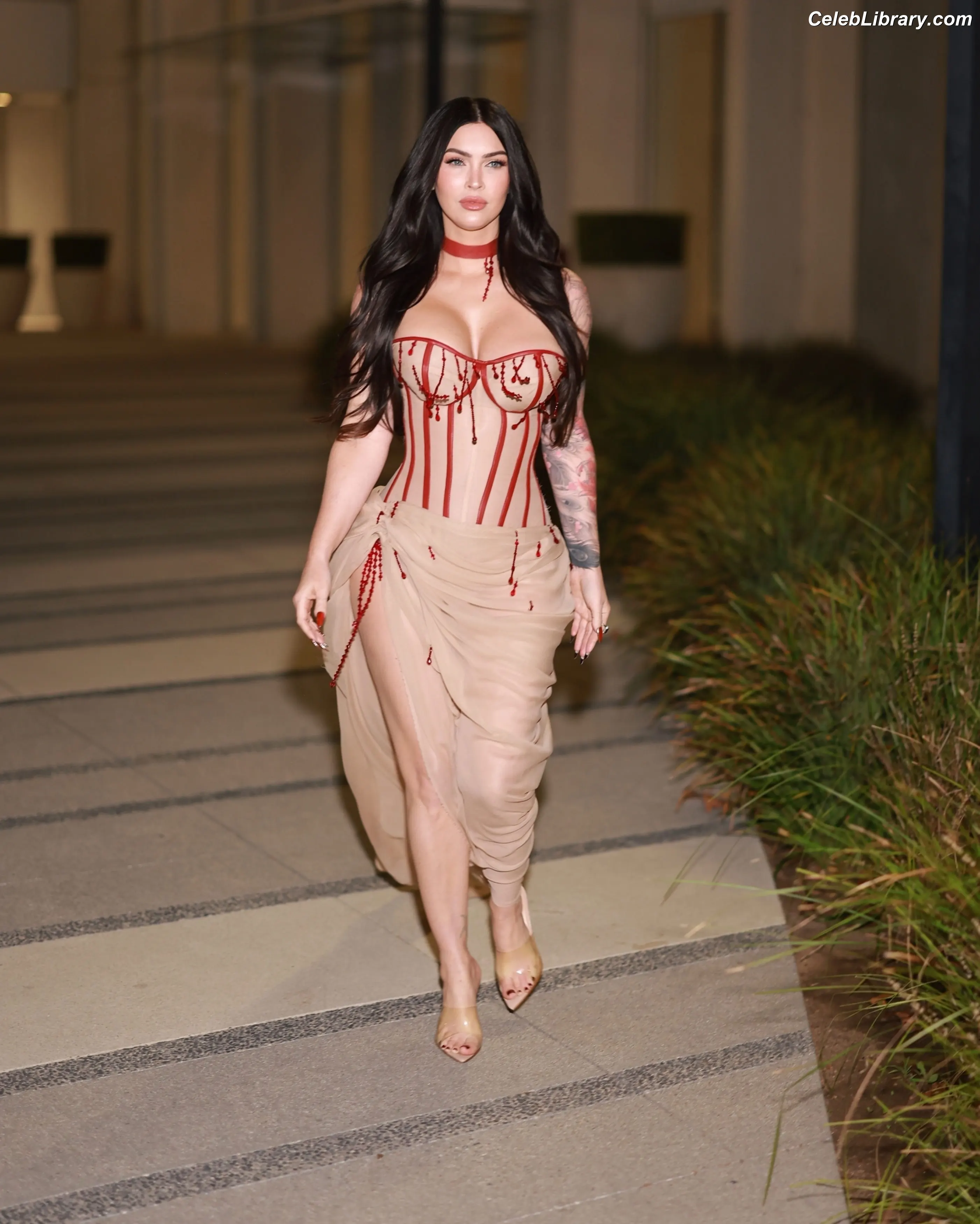 Megan Fox photo 7 of 1038