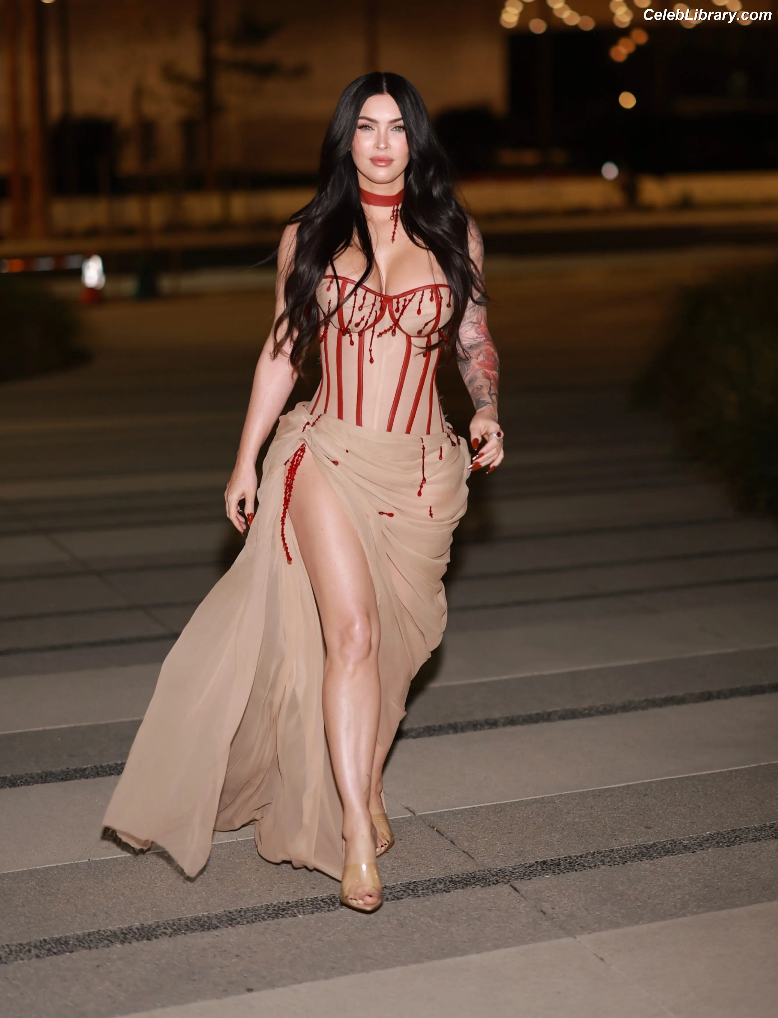 Megan Fox photo 18 of 1038
