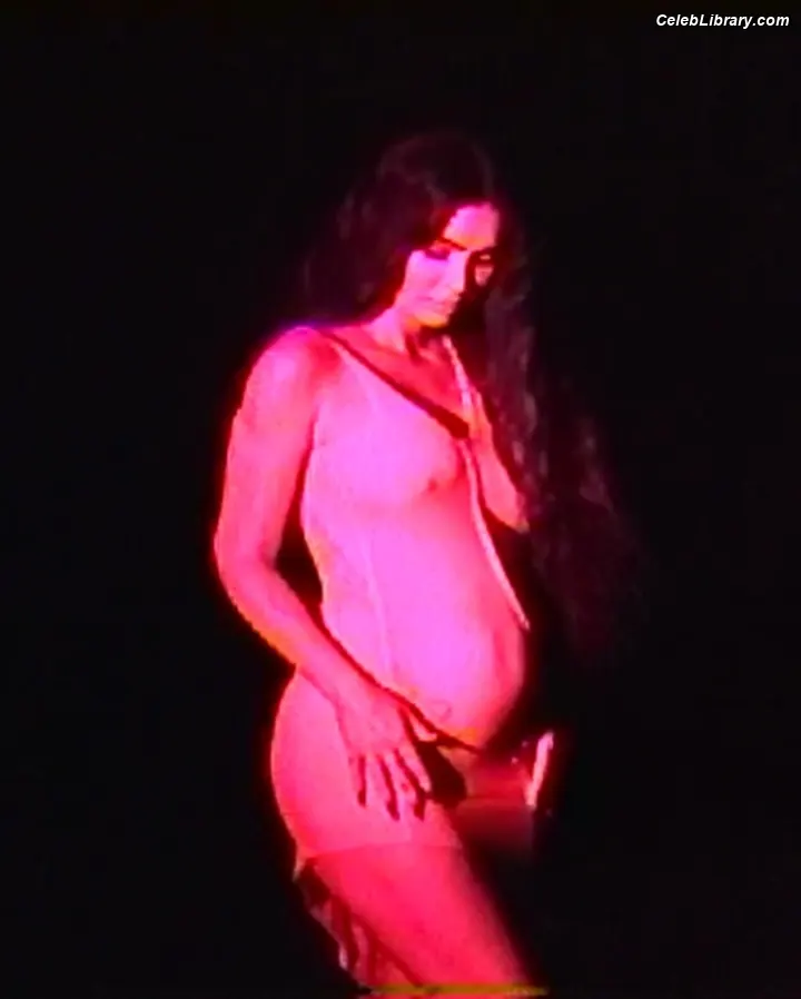 Megan Fox photo 3 of 1038