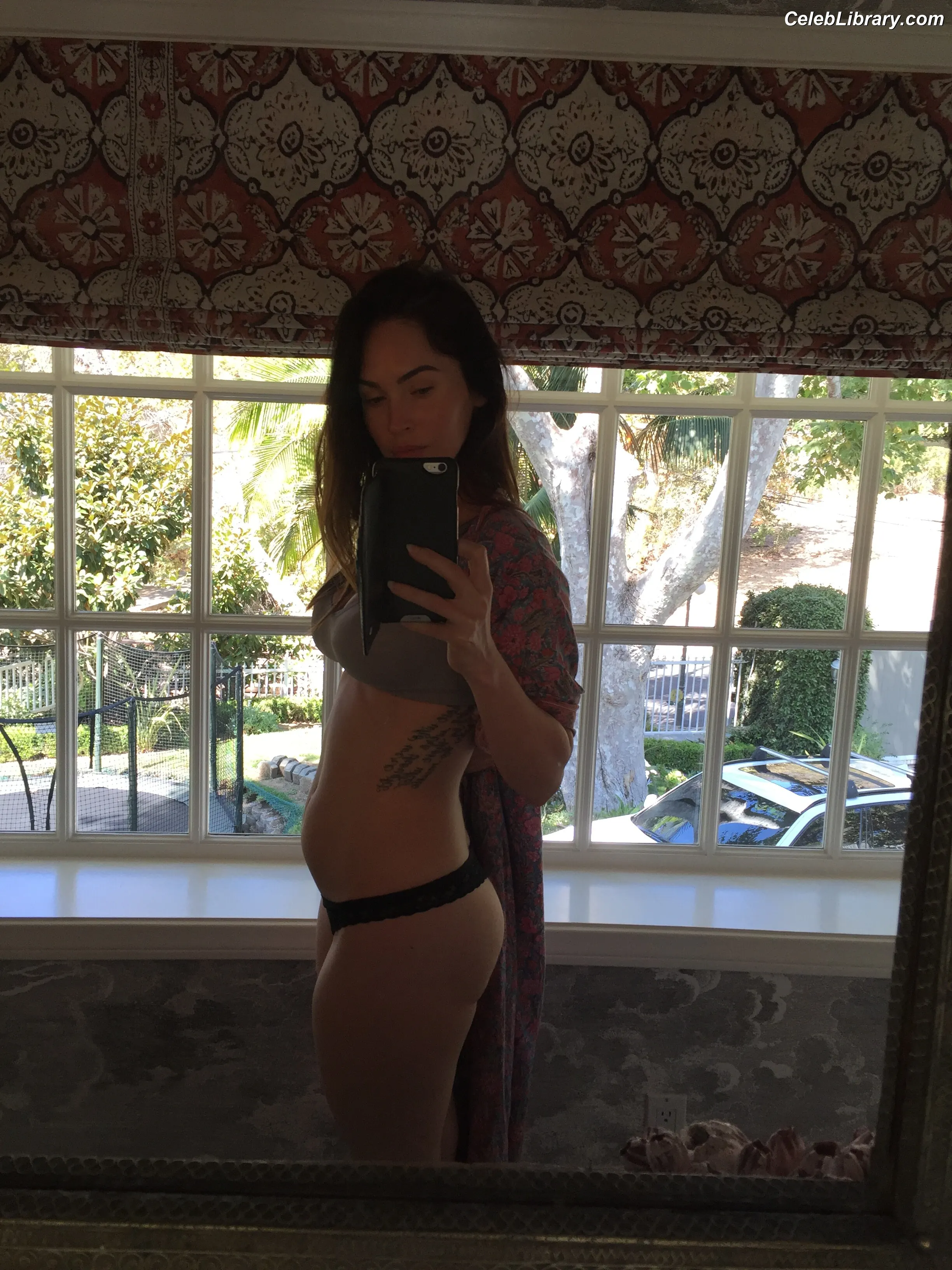 Megan Fox photo 14 of 1038