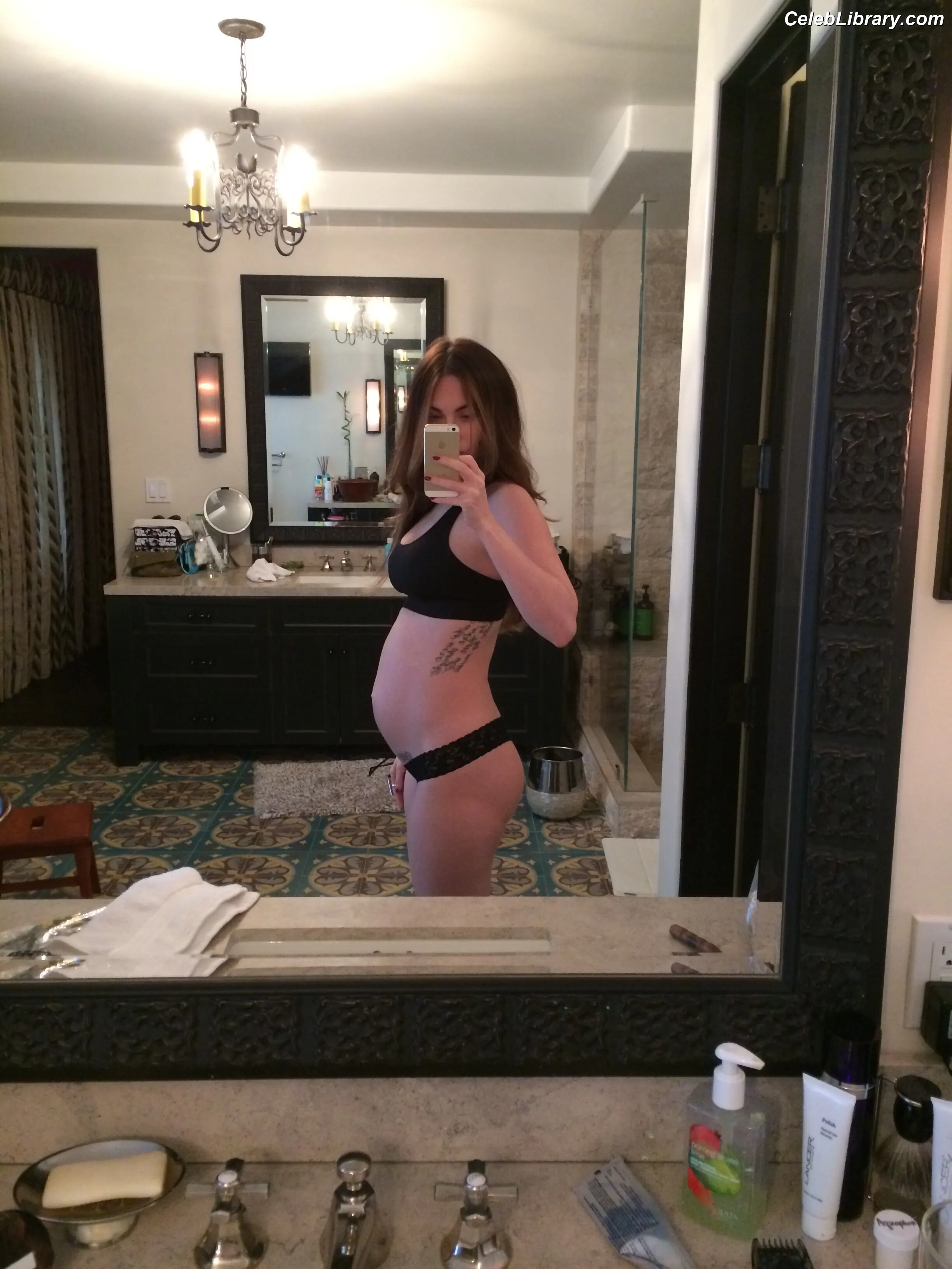 Megan Fox photo 8 of 1038