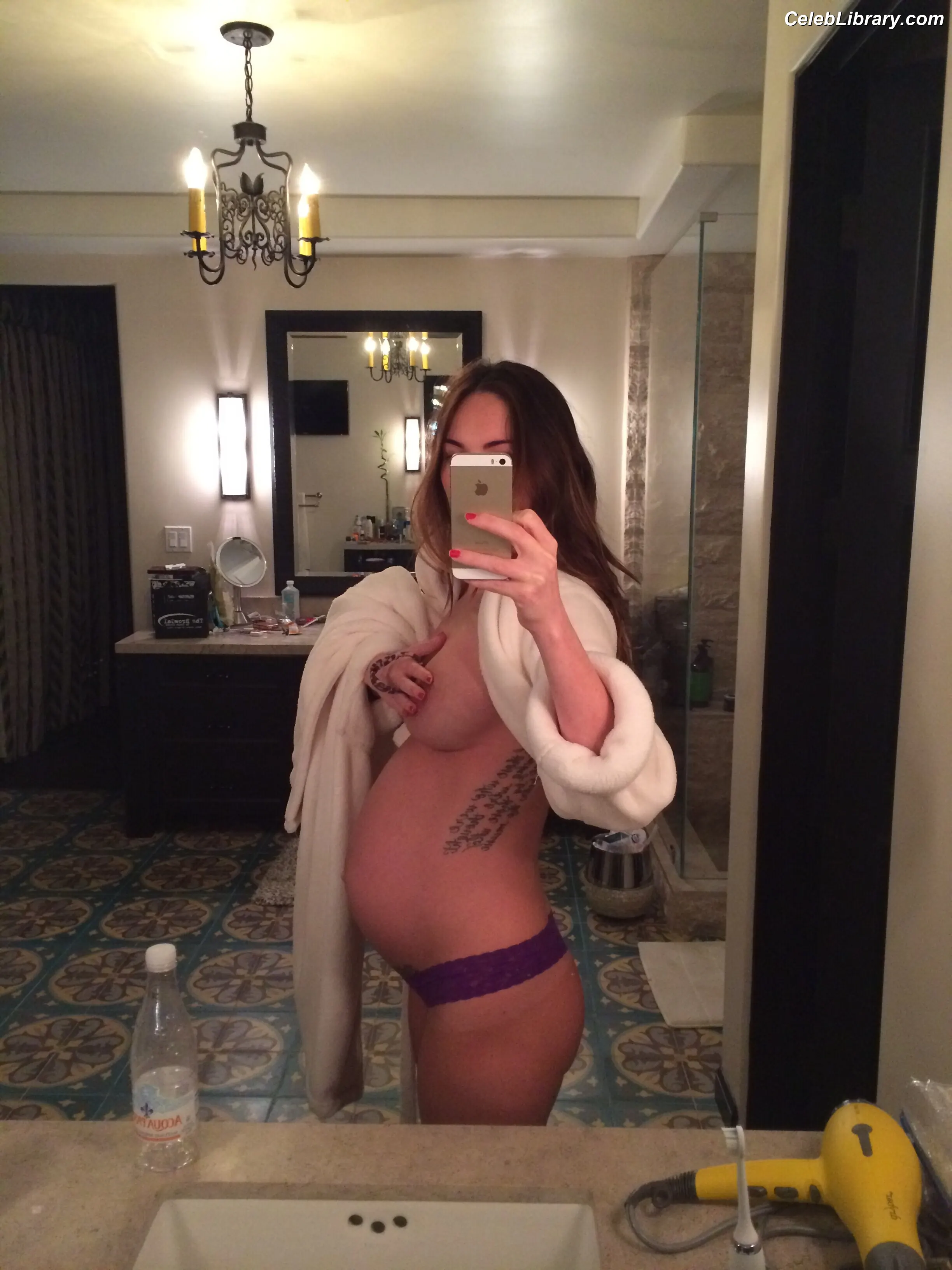 Megan Fox photo 13 of 1038
