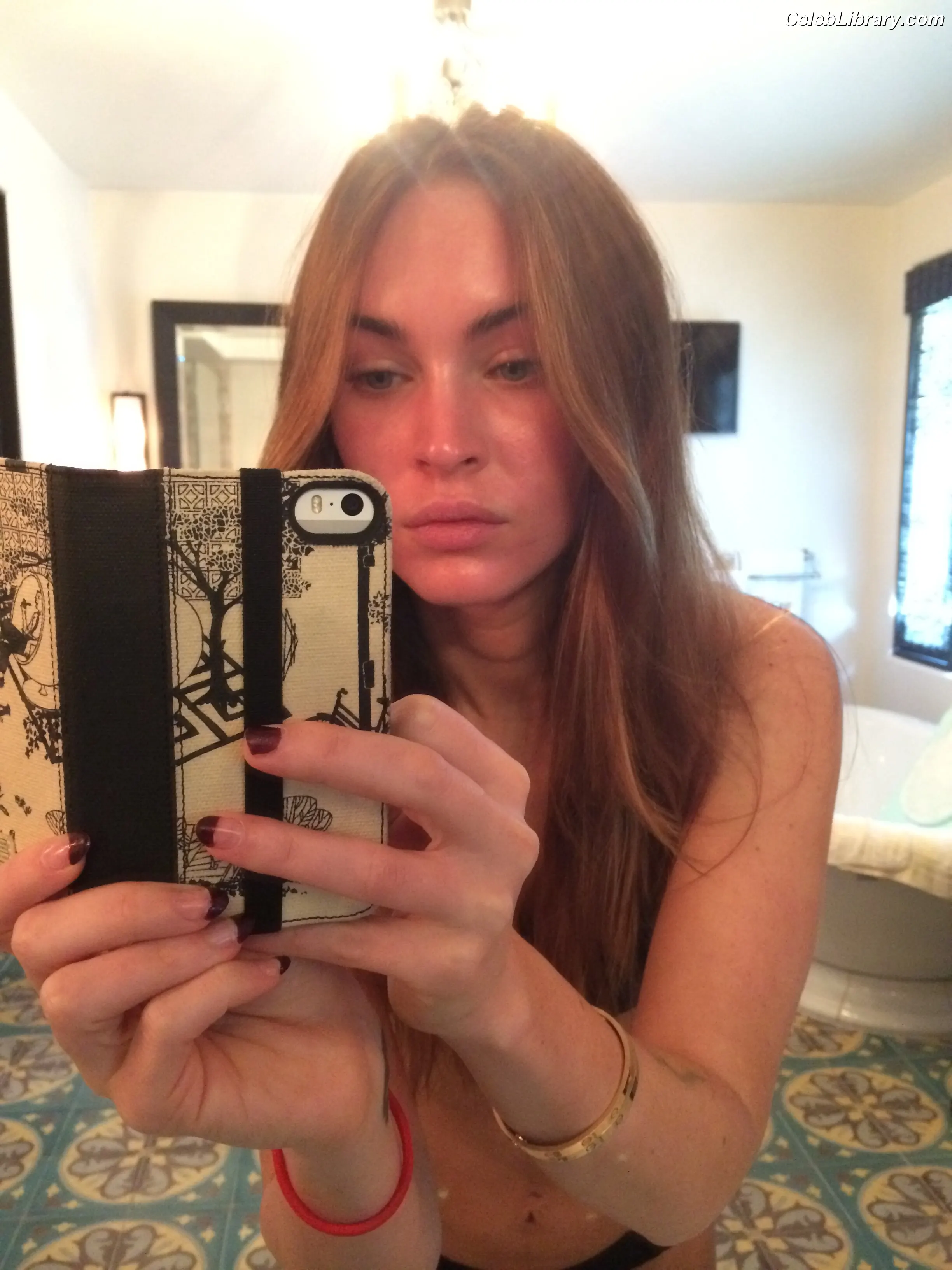Megan Fox photo 19 of 1038