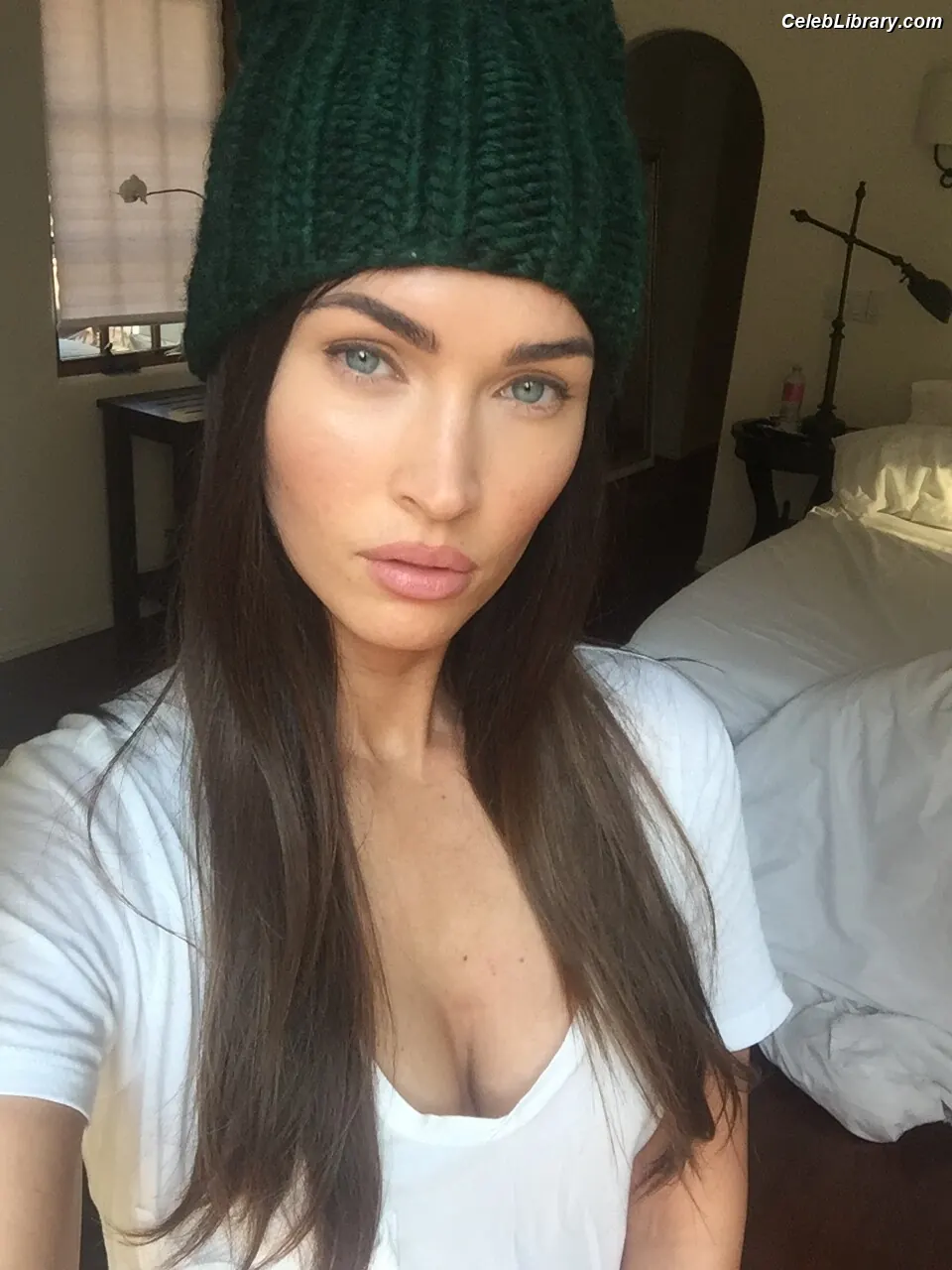 Megan Fox photo 24 of 1038